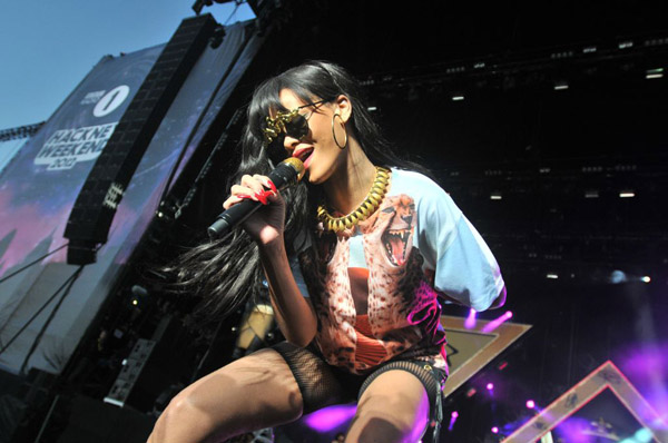 Rihanna Hackney Weekend TheLavaLizard